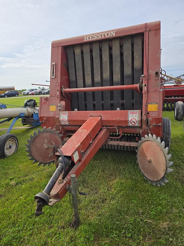 Image of Hesston 5585 equipment image 1