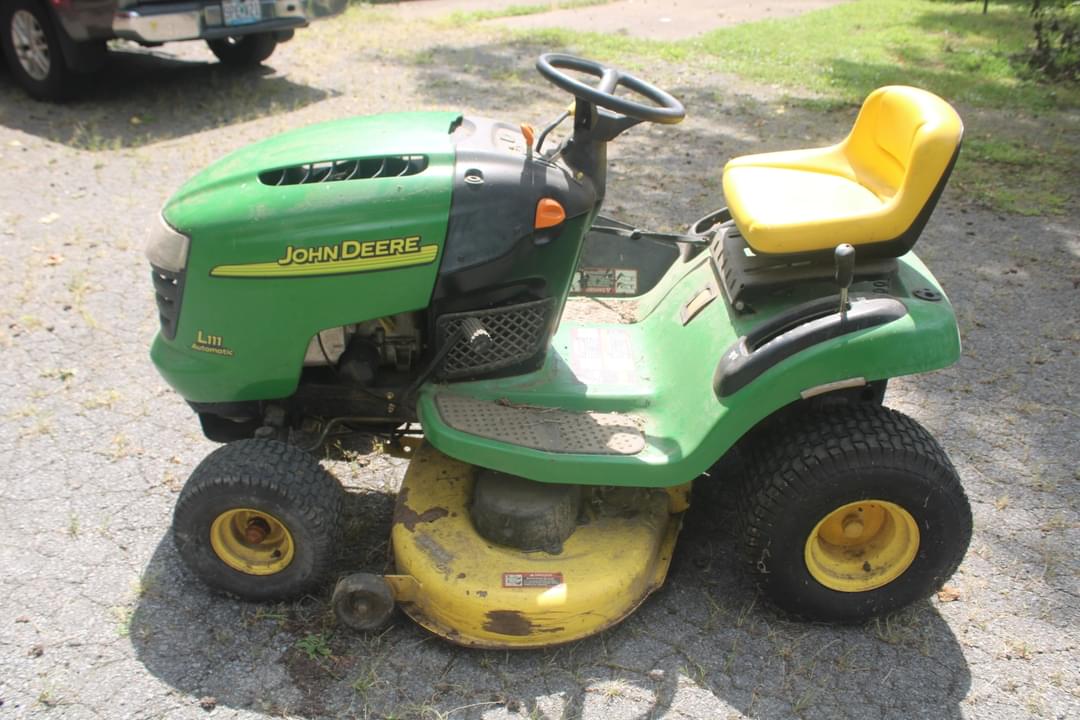 Image of John Deere L111 Primary image