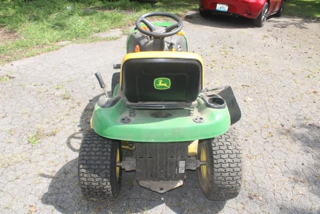 Image of John Deere L111 equipment image 4