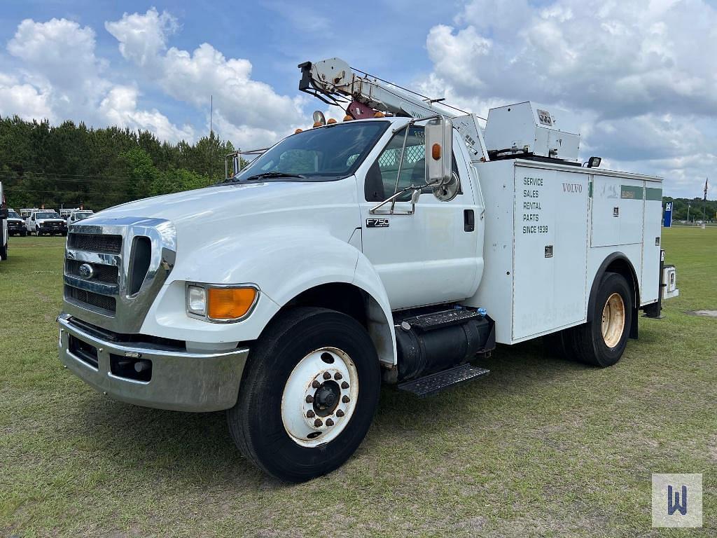 Image of Ford F-750 Primary image
