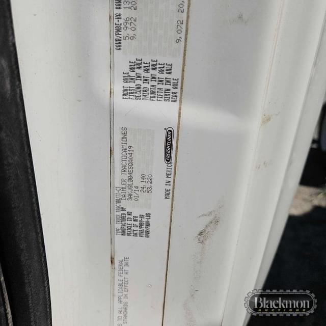 Image of Freightliner Cascadia equipment image 2