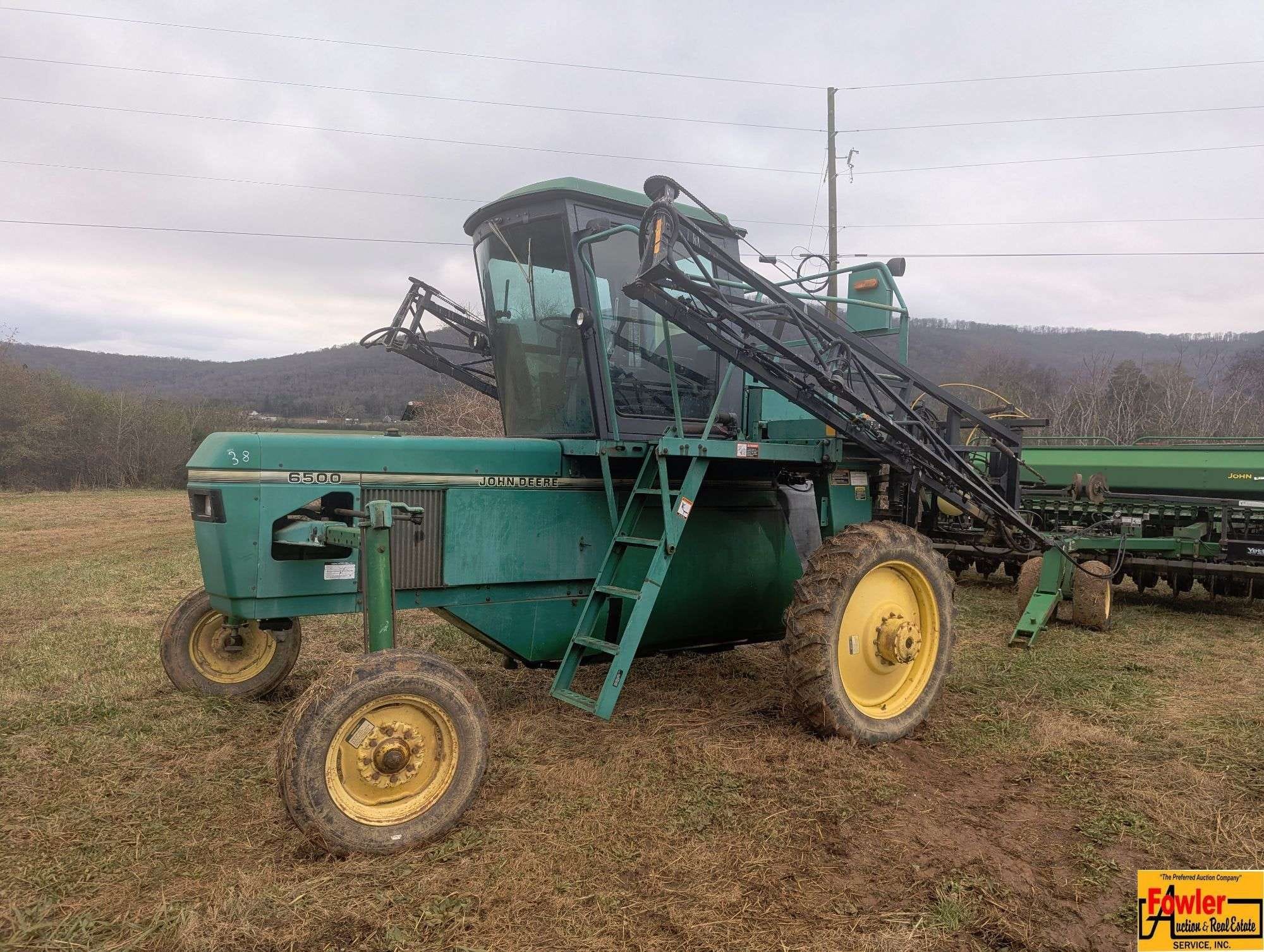 John Deere 6500 Equipment Image0