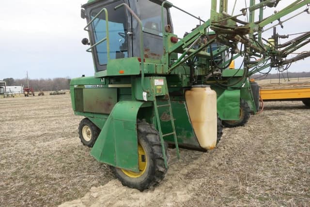 Image of John Deere 6000 equipment image 3