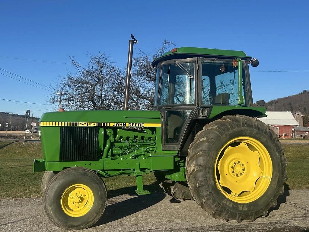 Image of John Deere 2950 Primary image