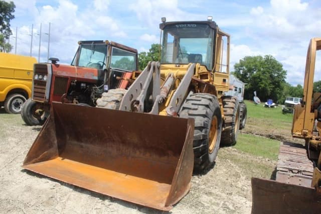 Image of Volvo L70B equipment image 2