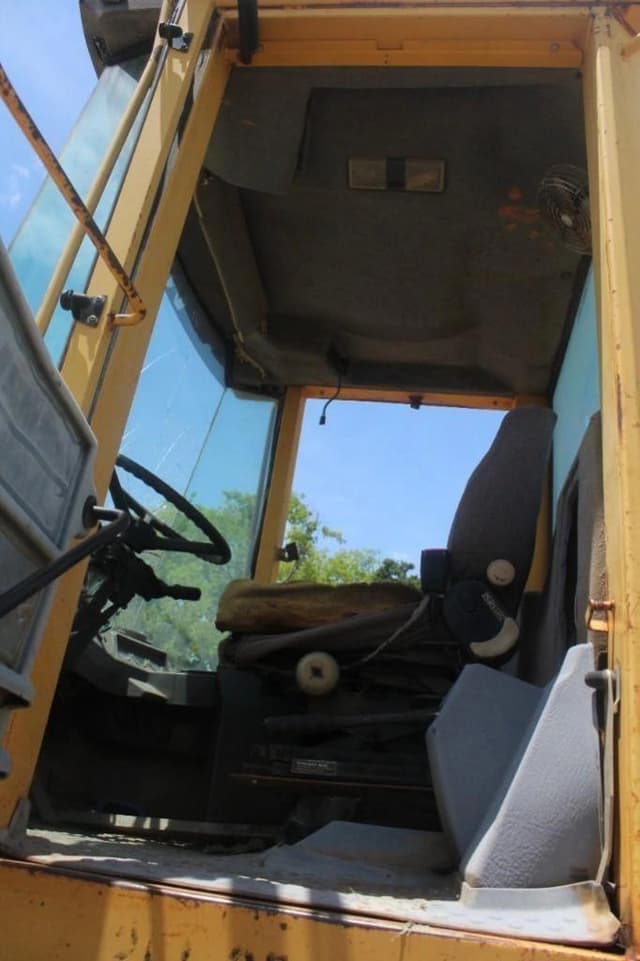 Image of Volvo L70B equipment image 4