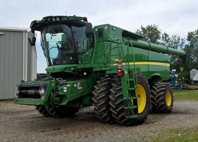 Image of John Deere S780 equipment image 1
