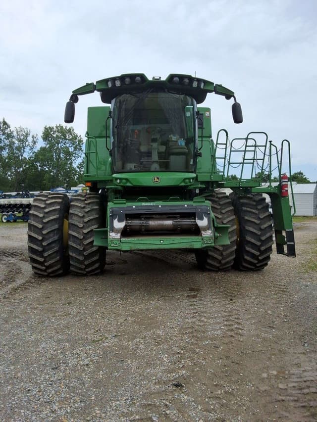 Image of John Deere S780 equipment image 4