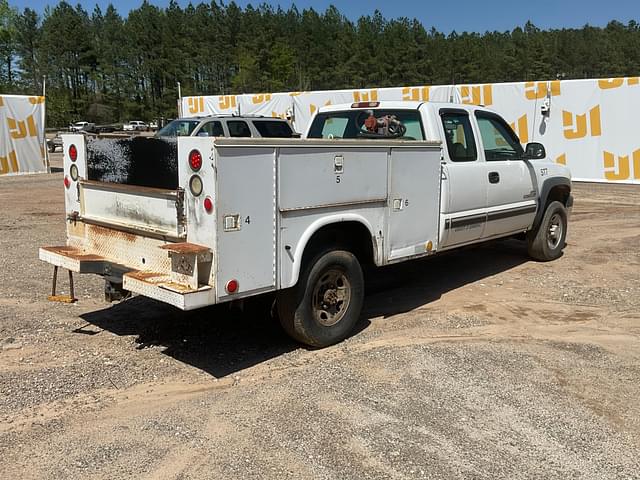 Image of Chevrolet 2500HD equipment image 4
