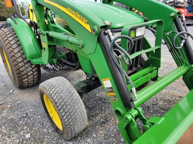 Image of John Deere 4105 equipment image 3