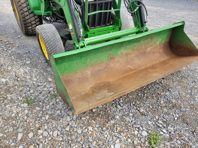 Image of John Deere 4105 equipment image 2