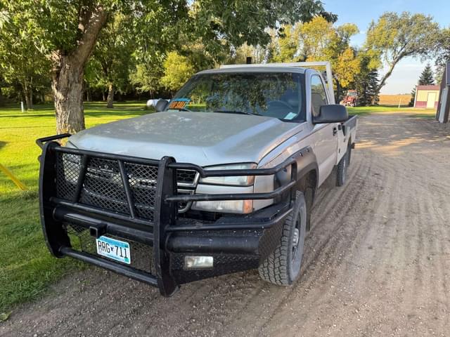 Image of Chevrolet 2500HD equipment image 1