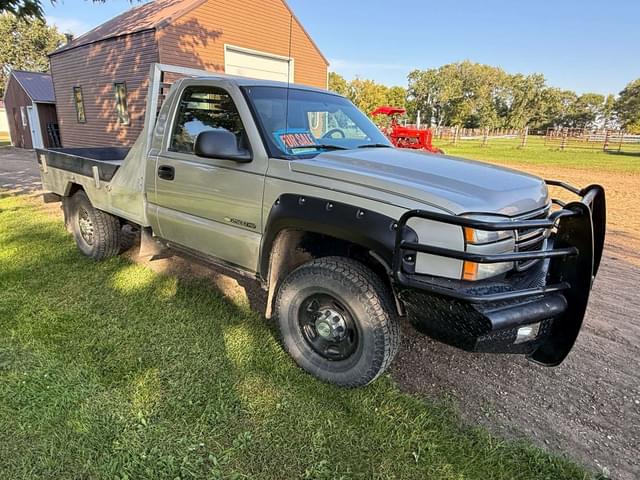 Image of Chevrolet 2500HD equipment image 4