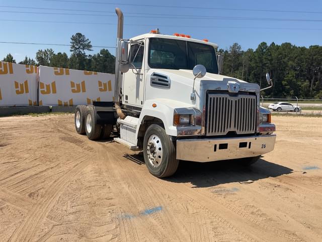 Image of Western Star 4700SF equipment image 2
