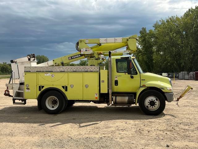 Image of International 4300 equipment image 3
