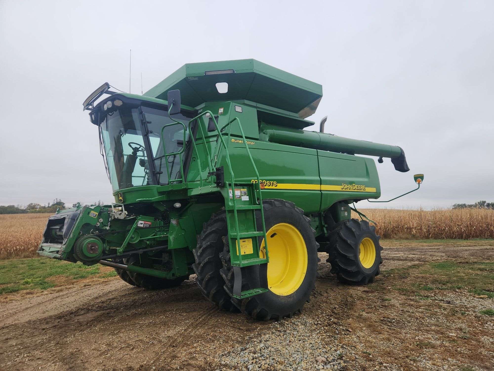 2007 John Deere 9760 STS Equipment Image0
