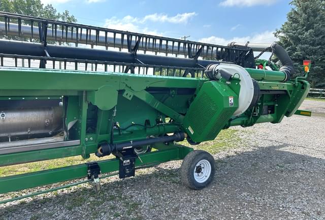 Image of John Deere 735FD equipment image 4