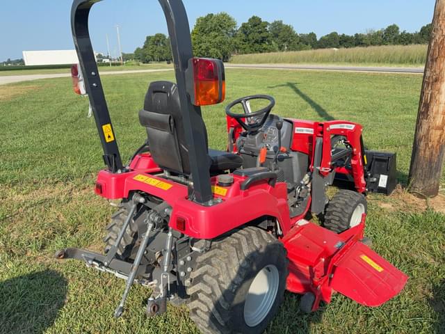 Image of Massey Ferguson GC1723 equipment image 4