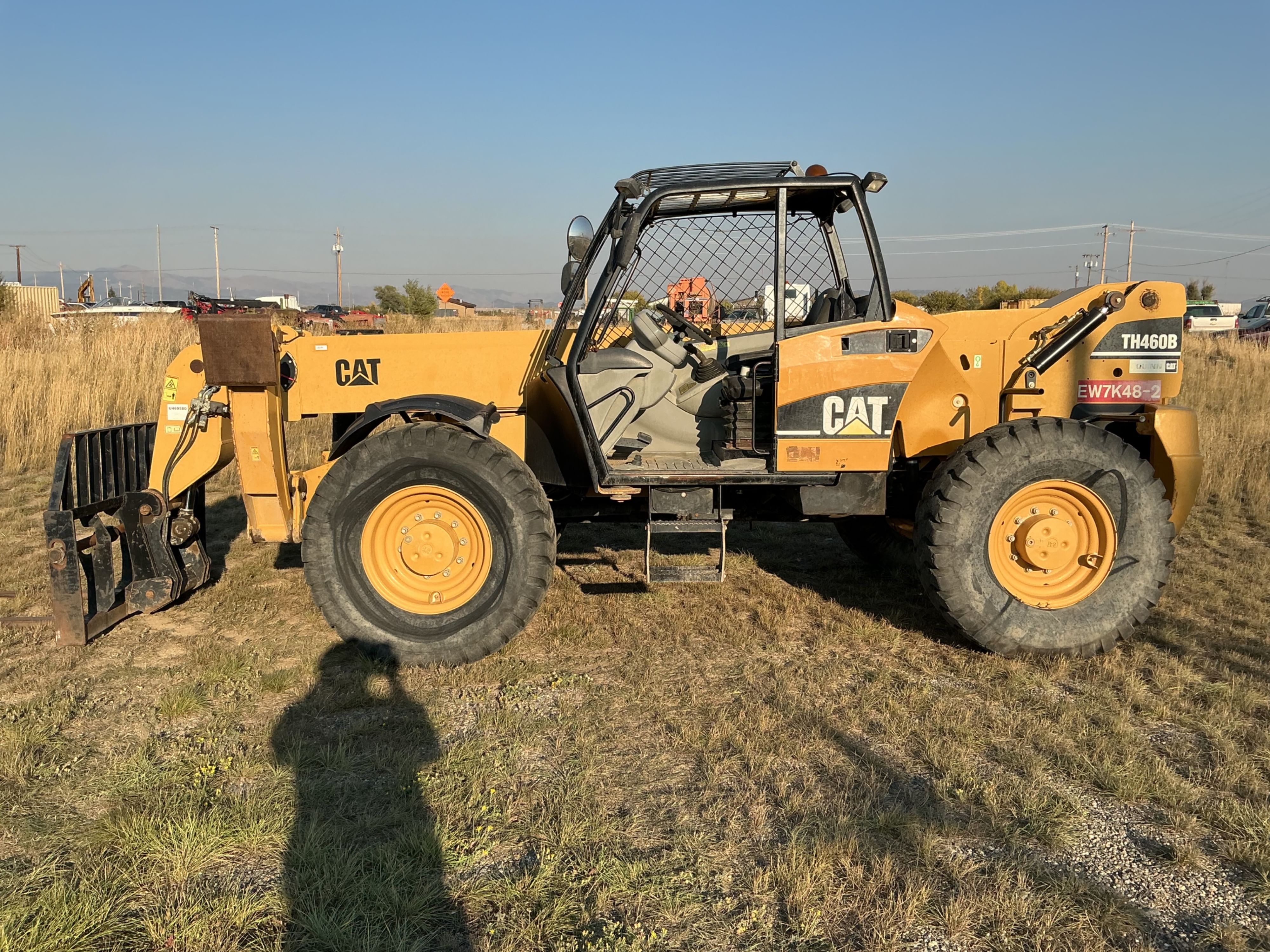 Caterpillar TH460B Equipment Image0