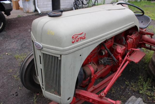Image of Ford 8N equipment image 3