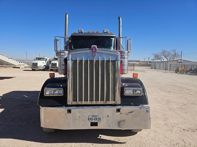 Image of Kenworth W900 equipment image 1