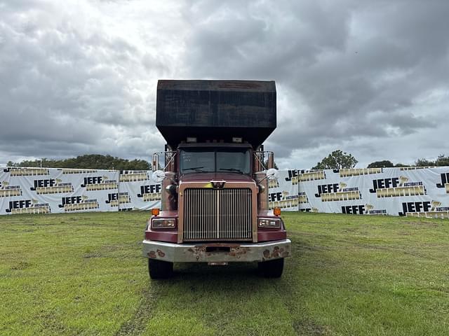 Image of Western Star 4900 equipment image 1