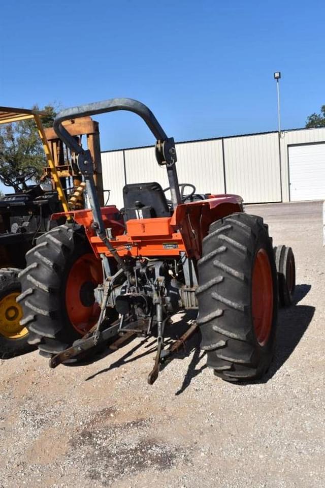 Image of Kubota M4900 equipment image 2