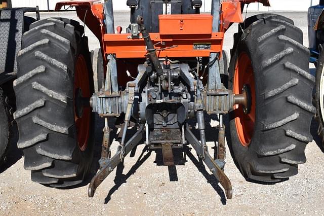 Image of Kubota M4900 equipment image 4