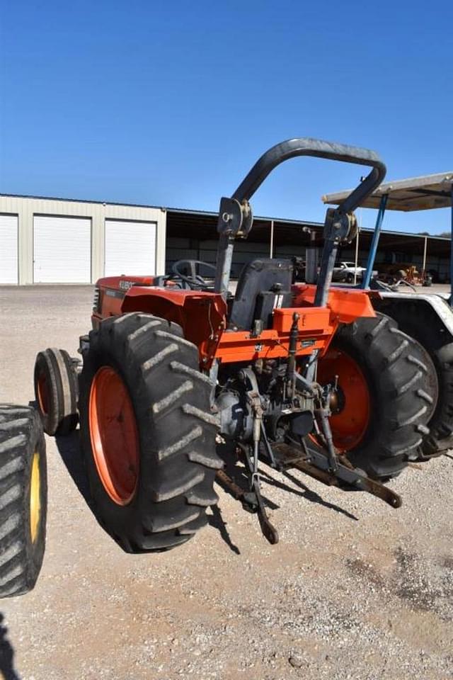 Image of Kubota M4900 equipment image 3