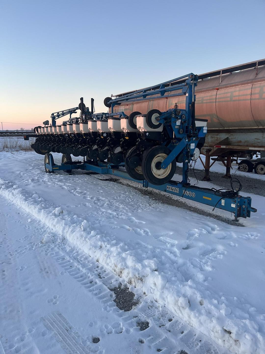 Image of Kinze 3600 Primary image