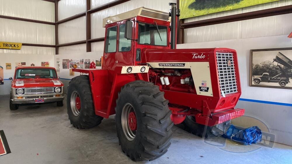 Main image International Harvester 4166