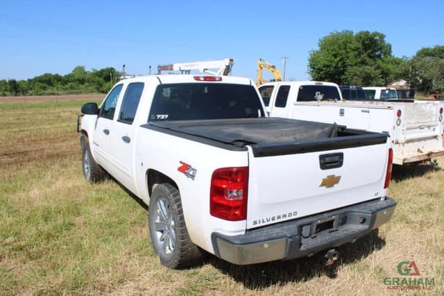 Image of Chevrolet 1500 equipment image 3
