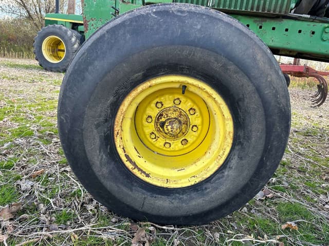 Image of John Deere 4430 equipment image 2