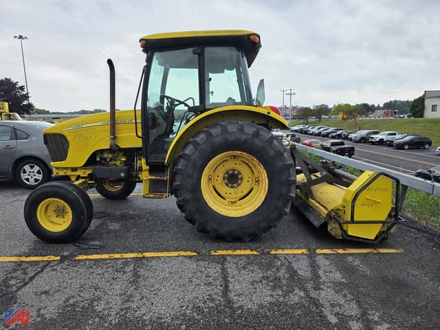 Image of John Deere 5425 equipment image 2