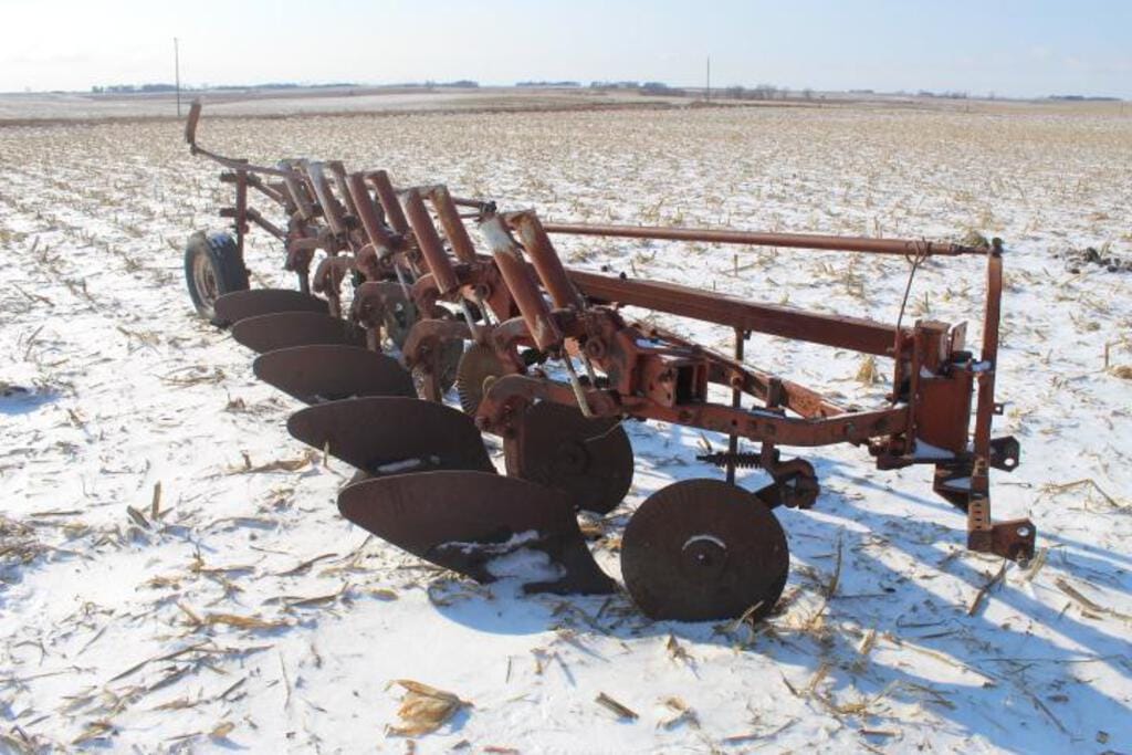 Main image International Harvester 700