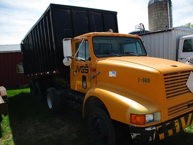 Thumbnail image International F-8200 2