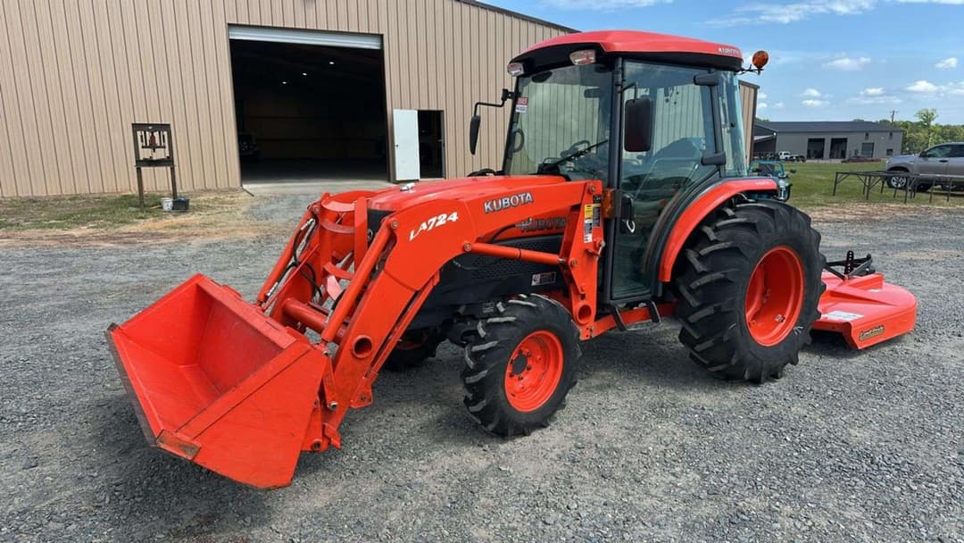 Image of Kubota L3940 Primary image