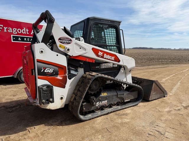Image of Bobcat T66 equipment image 2
