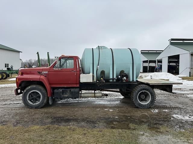 Image of Ford F-600 equipment image 1