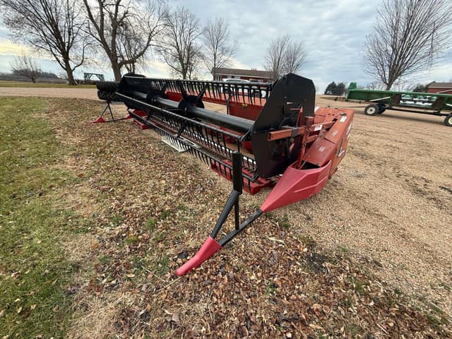 Image of International Harvester 820 equipment image 2