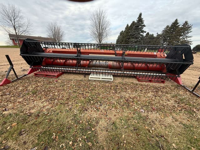 Image of International Harvester 820 equipment image 1