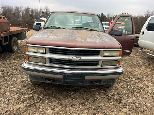 Image of Chevrolet Cheyenne equipment image 2