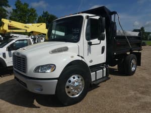 2015 Freightliner M2 Image