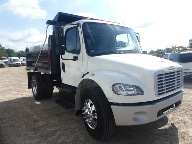 Image of Freightliner M2 equipment image 1