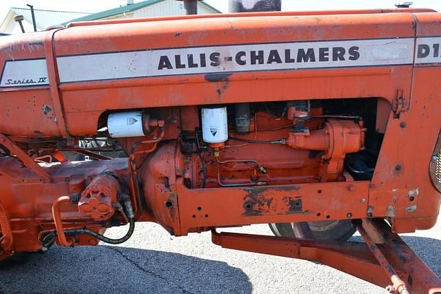 Image of Allis Chalmers D17 equipment image 4