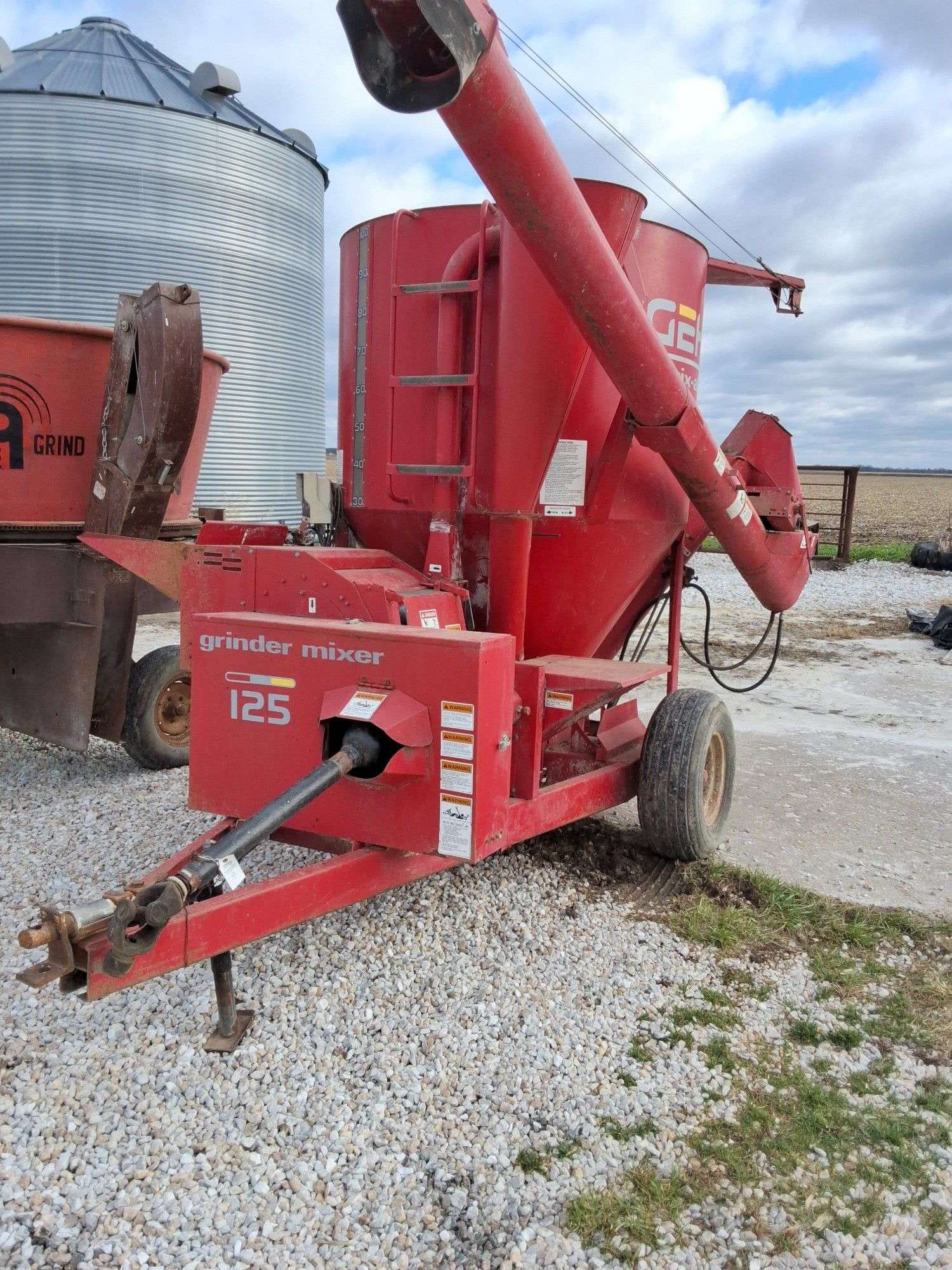 Gehl MX125 Equipment Image0