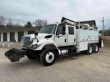 Main image International 7400