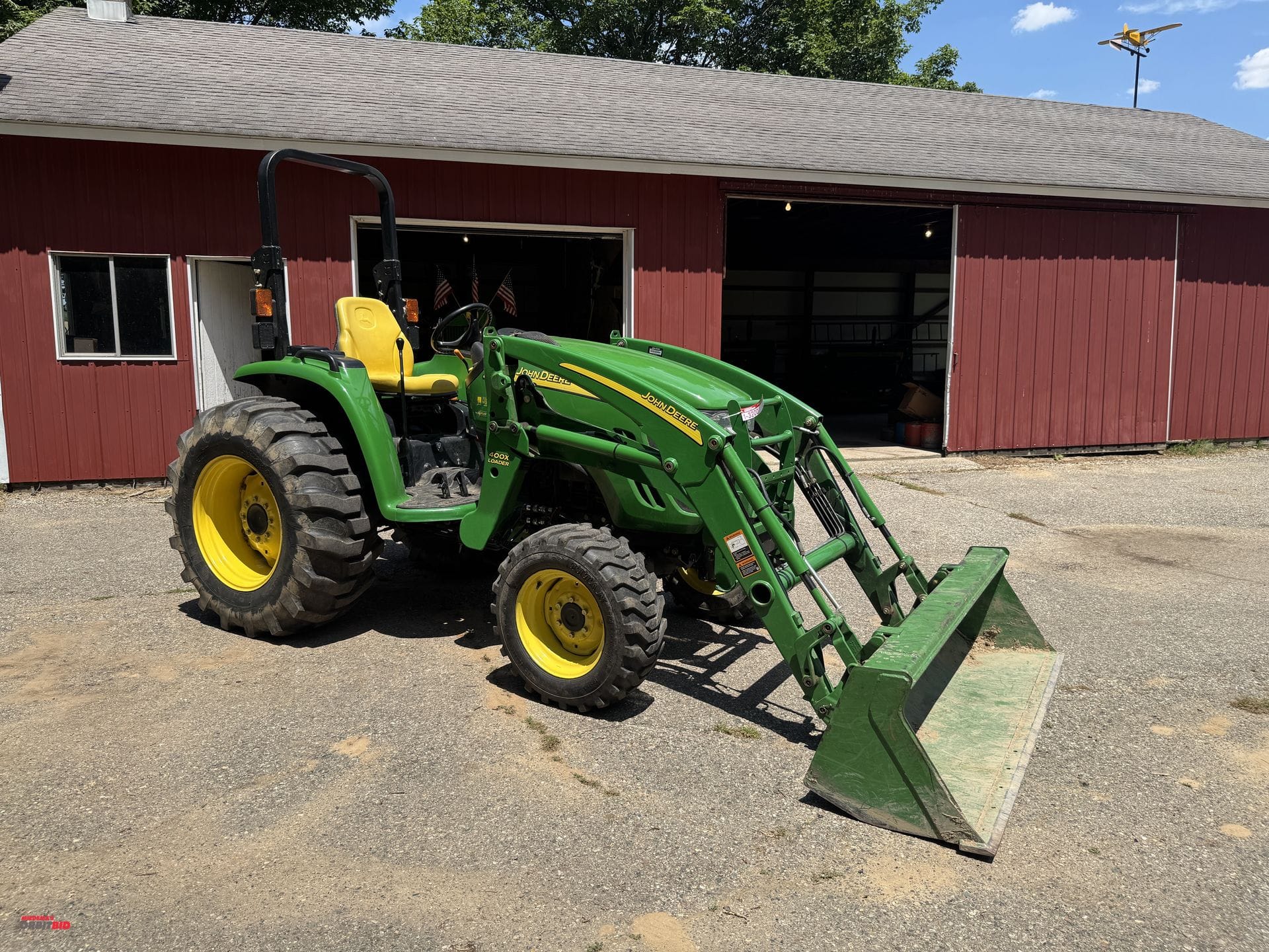 John Deere 4320 Equipment Image0