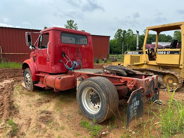 Image of International 4900 equipment image 3