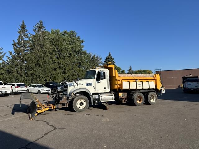 Image of Mack GU713 equipment image 1